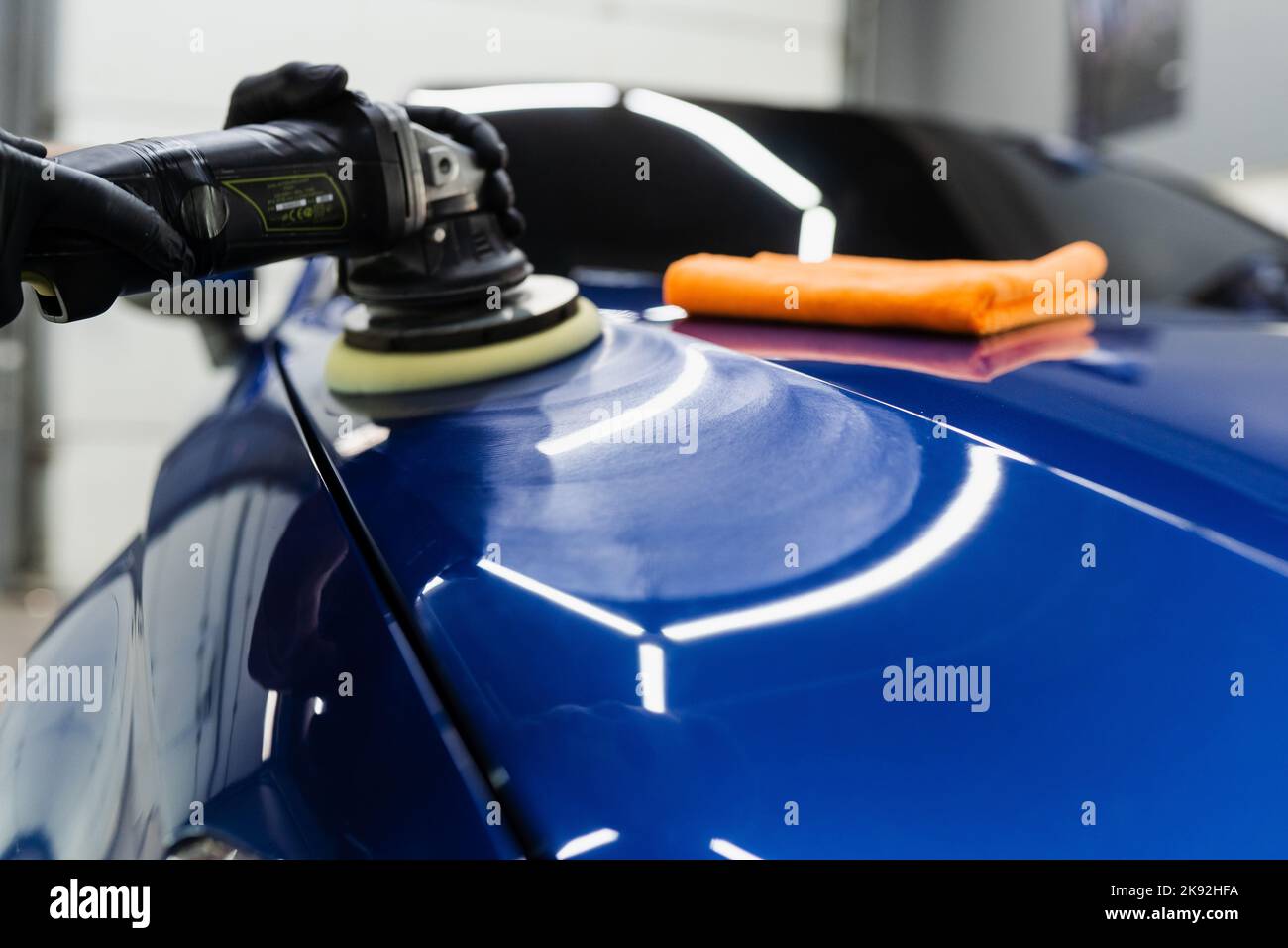 Hard wax car polishing with orbital polisher for remove scratches close