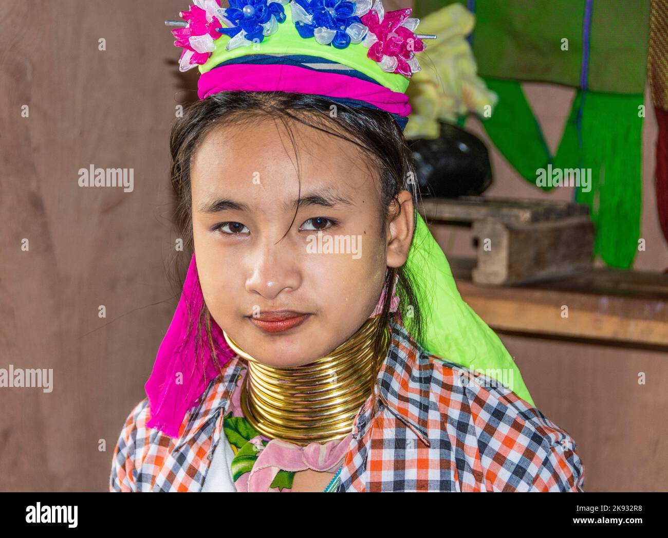 NYAUNG SHWE, MYANMAR - AUG 16, 2015: portrait of Padaung tribe woman in Nyaungshwe, Myanmar. Padaung is a Shan term for the Kayan Lahwi people. Stock Photo