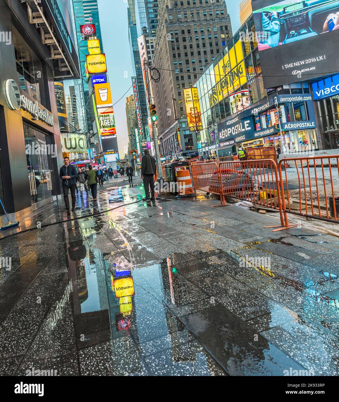 Rainy day in New York City editorial stock image. Image of avenue -  231946664