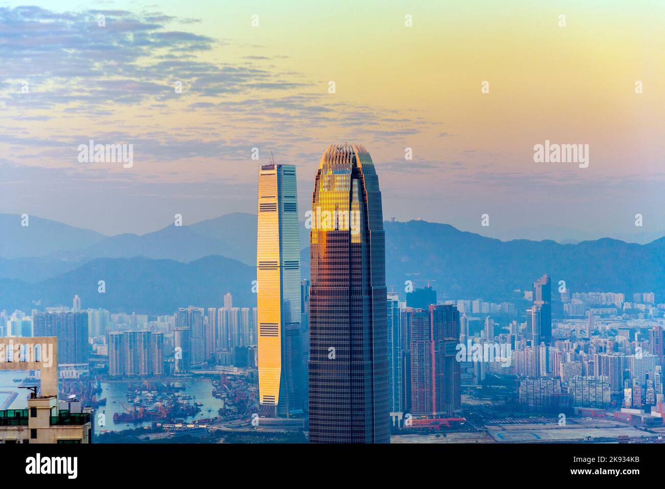 Two Ifc Two international finance centre 2ifc hi-res stock photography and ...