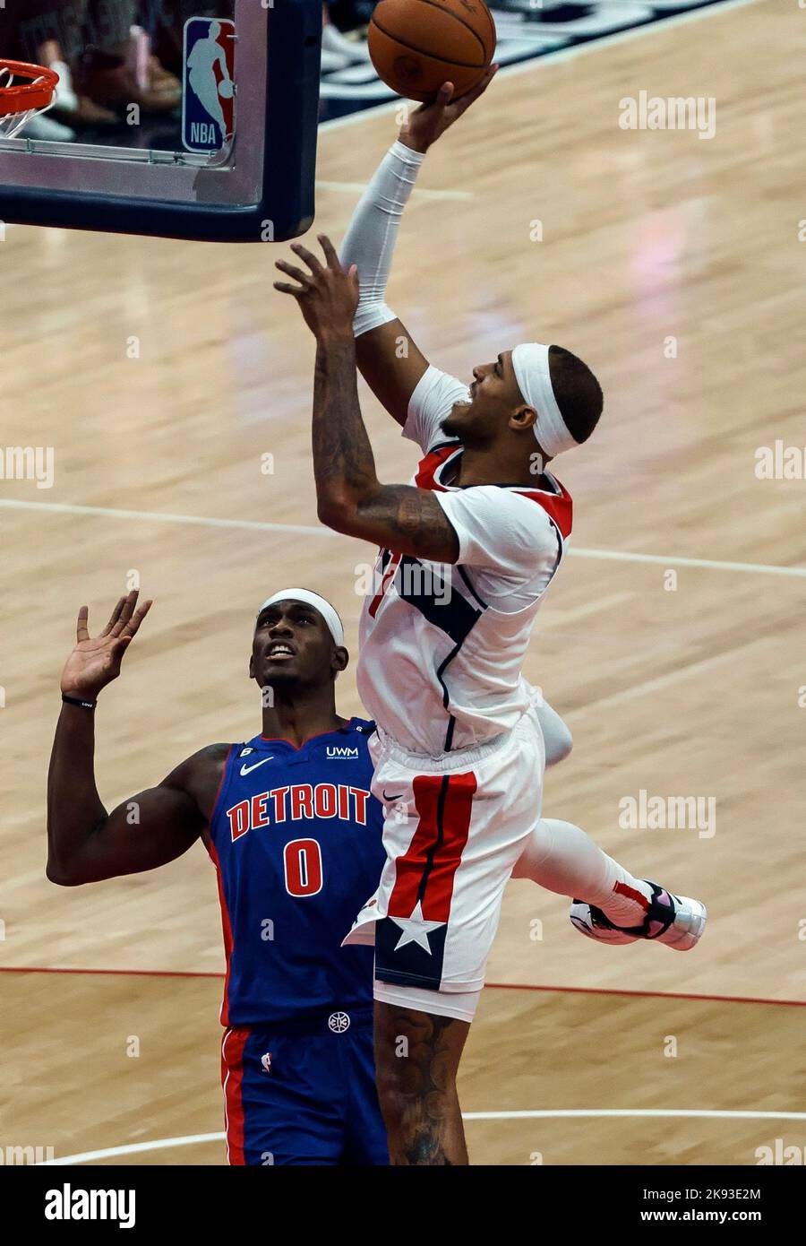Washington, USA. 25th Oct, 2022. WASHINGTON, DC - OCTOBER 25: Washington Wizards center Daniel Gafford (21) shoots over Detroit Pistons center Jalen Duren (0) during a NBA game between the Washington Wizards and the Detroit Pistons, on October 25, 2022, at Capital One Arena, in Washington, DC. (Photo by Tony Quinn/SipaUSA) Credit: Sipa USA/Alamy Live News Stock Photo