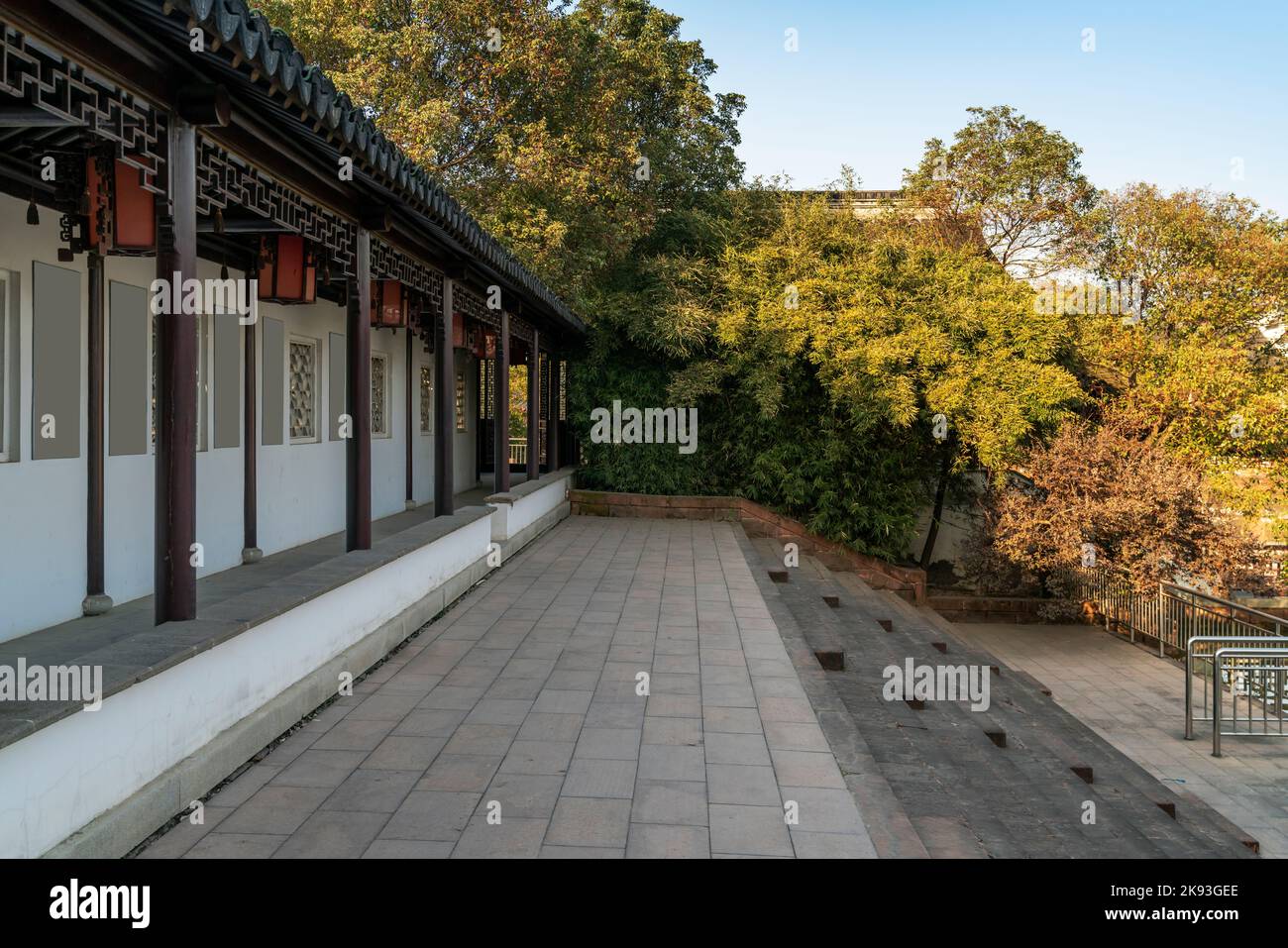 Corridor of classical architecture in China Stock Photo - Alamy
