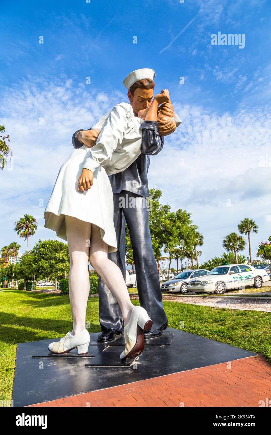 SARASOTA, USA JULY 25 statue Unconditional surrender by Seward
