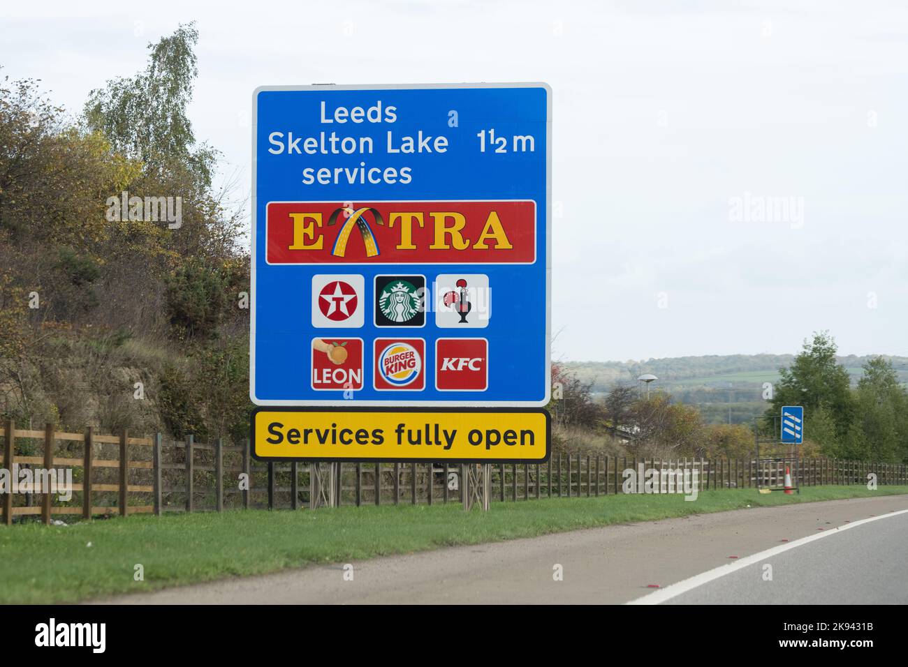 Extra motorway services Leeds Skelton Lake - M1 motorway junction 45 - England, UK Stock Photo