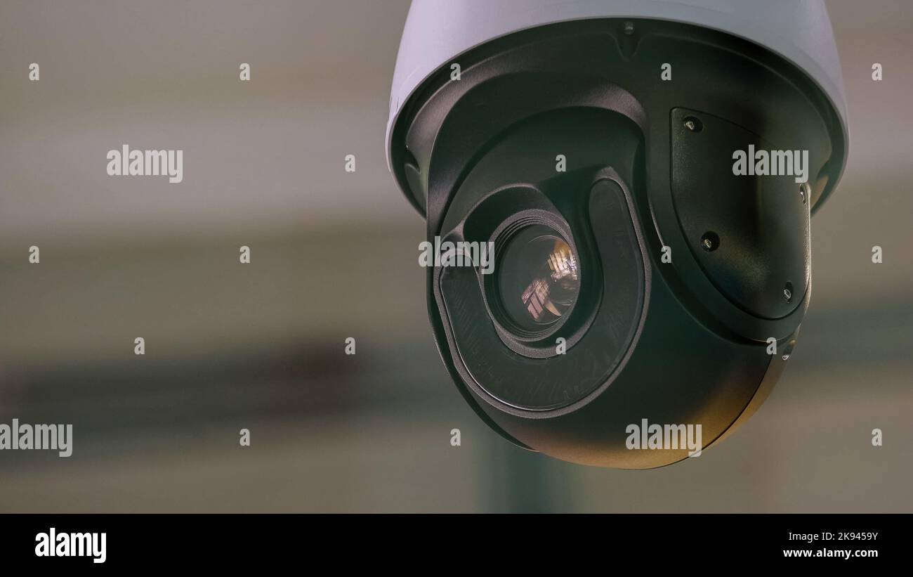 Rotating cctv camera hires stock photography and images Alamy