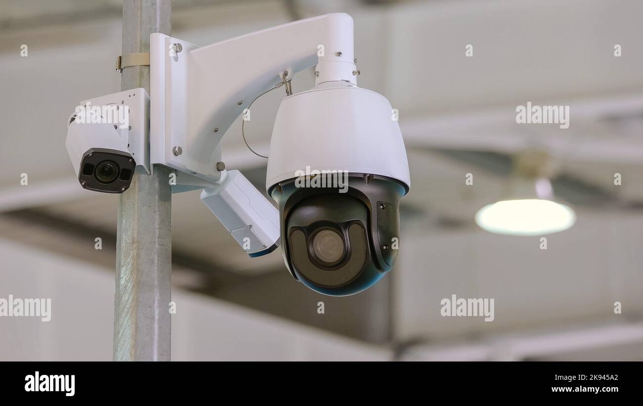 Rotating cctv camera hi-res stock photography and images - Alamy