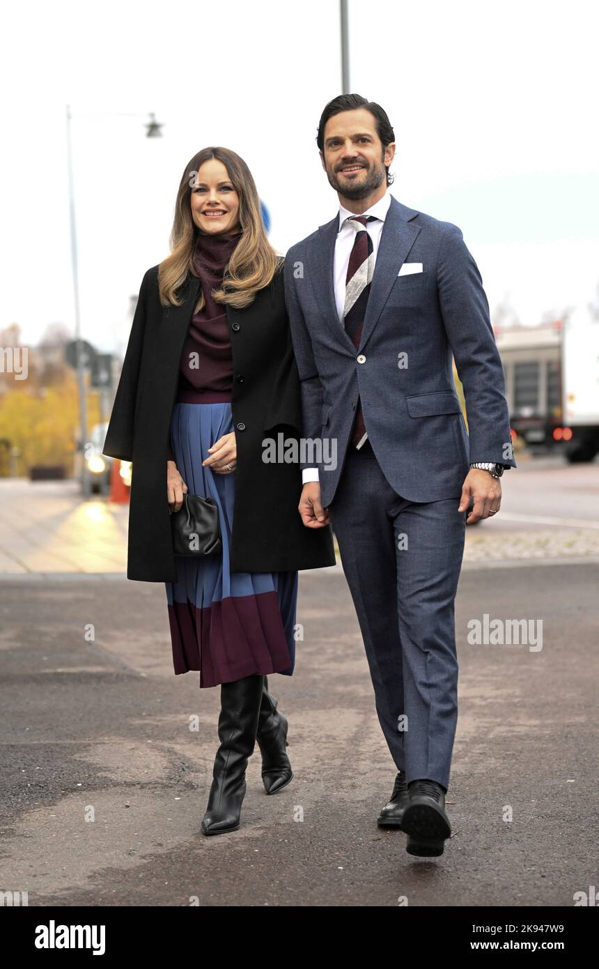 Varmland, Sweden, 26/10/2022, Karlstad, Sweden, October 26, 2022. Prince Carl Philip and Princess Sofia visit The Swedish Civil Contingencies Agency (MSB) in Karlstad, Sweden, on October 26, 2022. Prince Carl Philip and Princess Sofia are on a two-day visit in the county of Varmland.  Photo: Fredrik Sandberg / TT / code 10080 Stock Photo