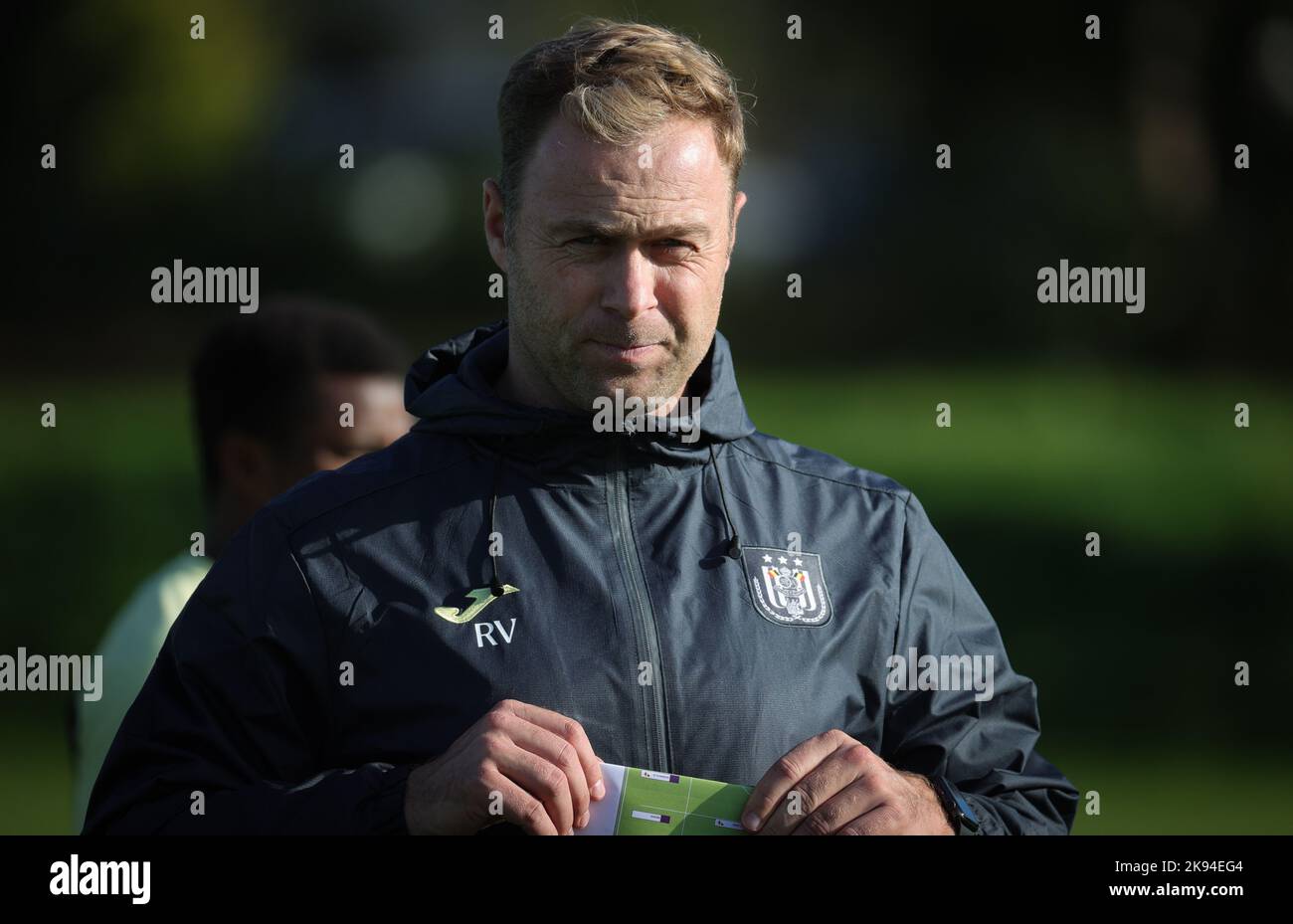 RSCA Futures' head coach Robin Veldman pictured during a soccer match  between RSC Anderlecht Futures and KMSK Deinze, Sunday 14 August 2022 in  Anderlecht, on day 1 of the 2022-2023 'Challenger Pro