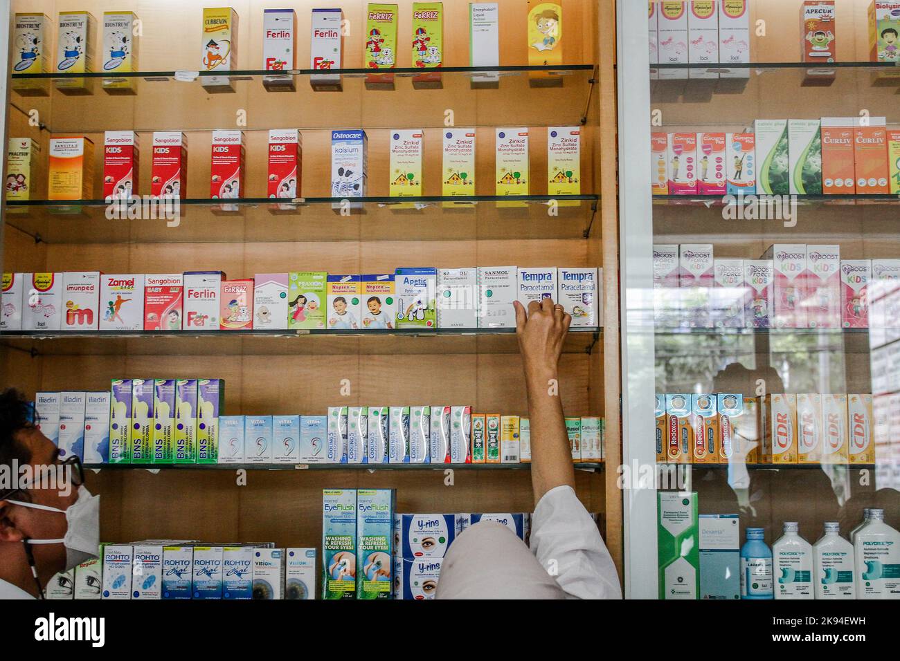 Bandung, West Java, Indonesia. 26th Oct, 2022. Officers checking syrup ...