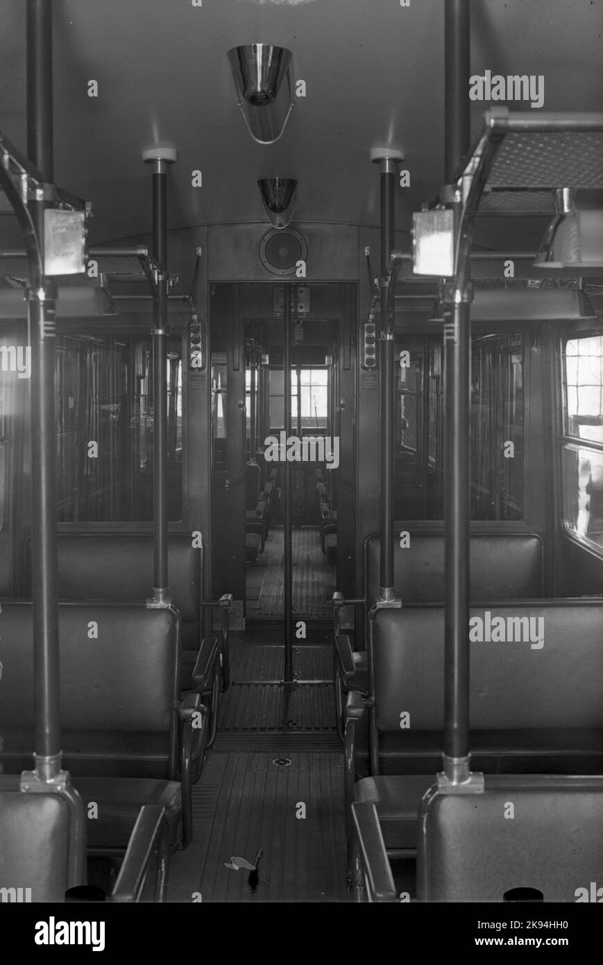 Interior of smoke compartment against non smokers. Management. Lidingöbanan, Lib, carriage 26