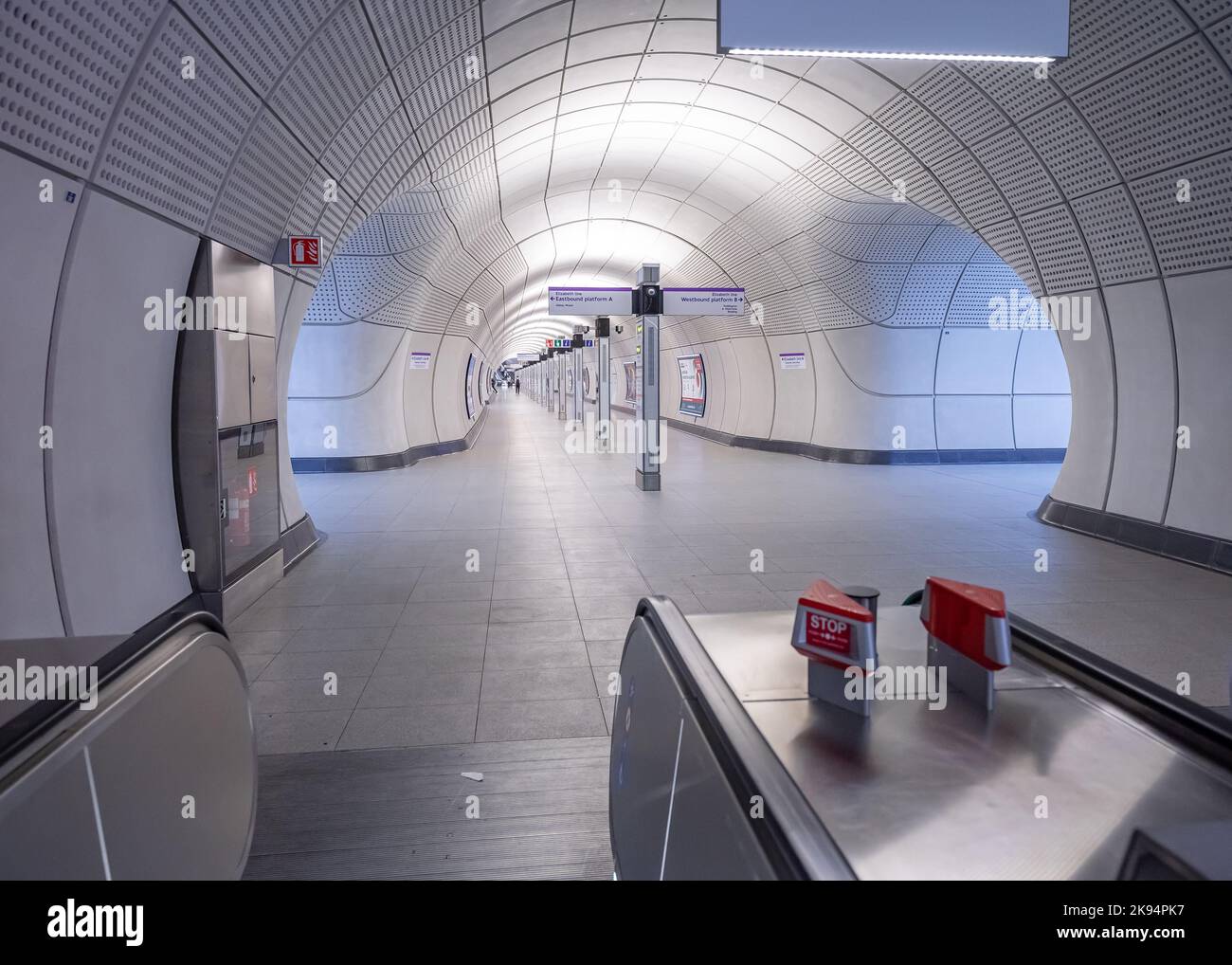 Liverpool Street Station - Elizabeth Line Station Stock Photo - Alamy