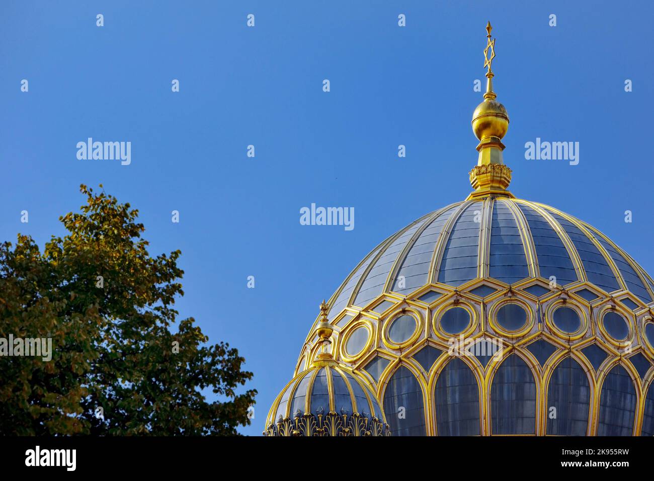 New Synagogue, tambour dome covered with gilded ribs, Germany, Berlin Stock Photo