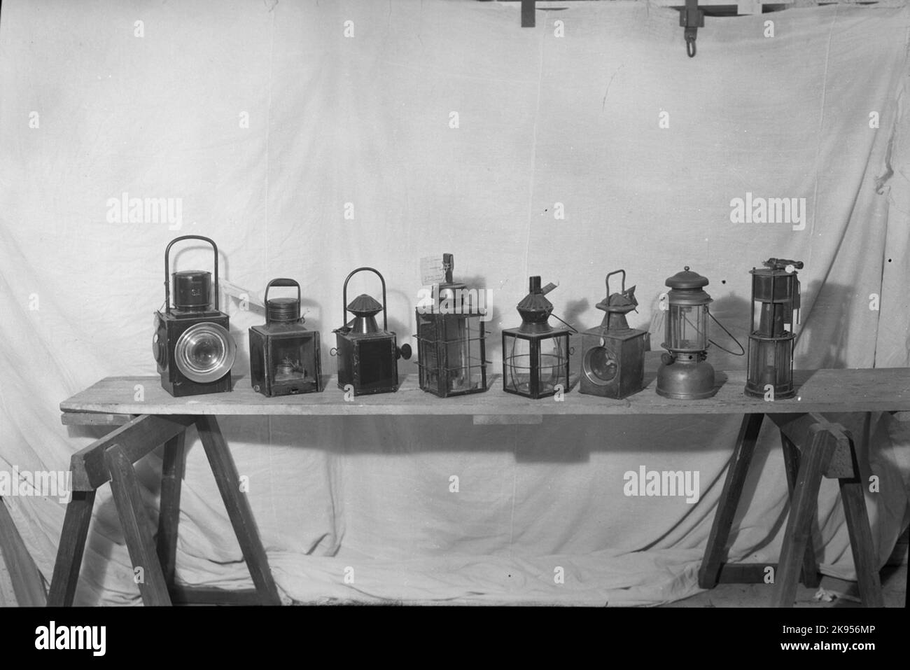 Div lanterns; Railway Museum. Lantern, extra train signal Turn 1920 sheet No. 1309 dressing lamp ...