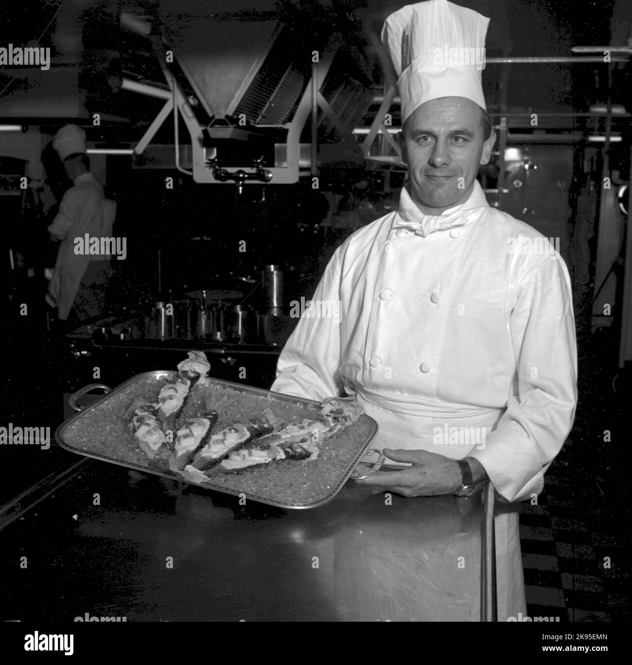 M/S Kitchen department, grill and cold Stock Photo Alamy