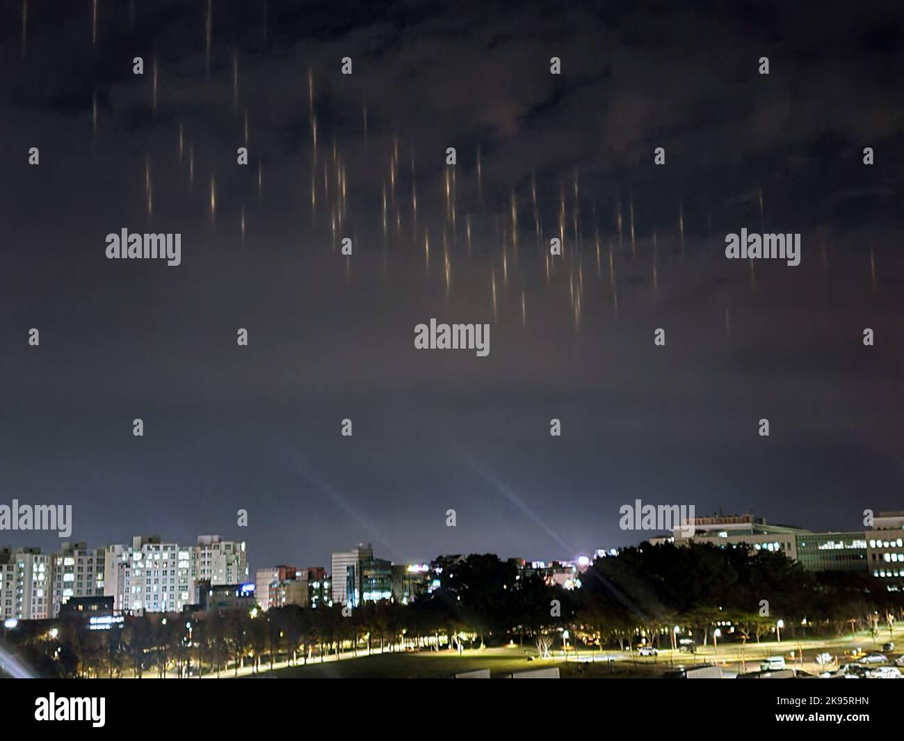 26th Oct, 2022. Light pillars in the sky Columns of light appear in the