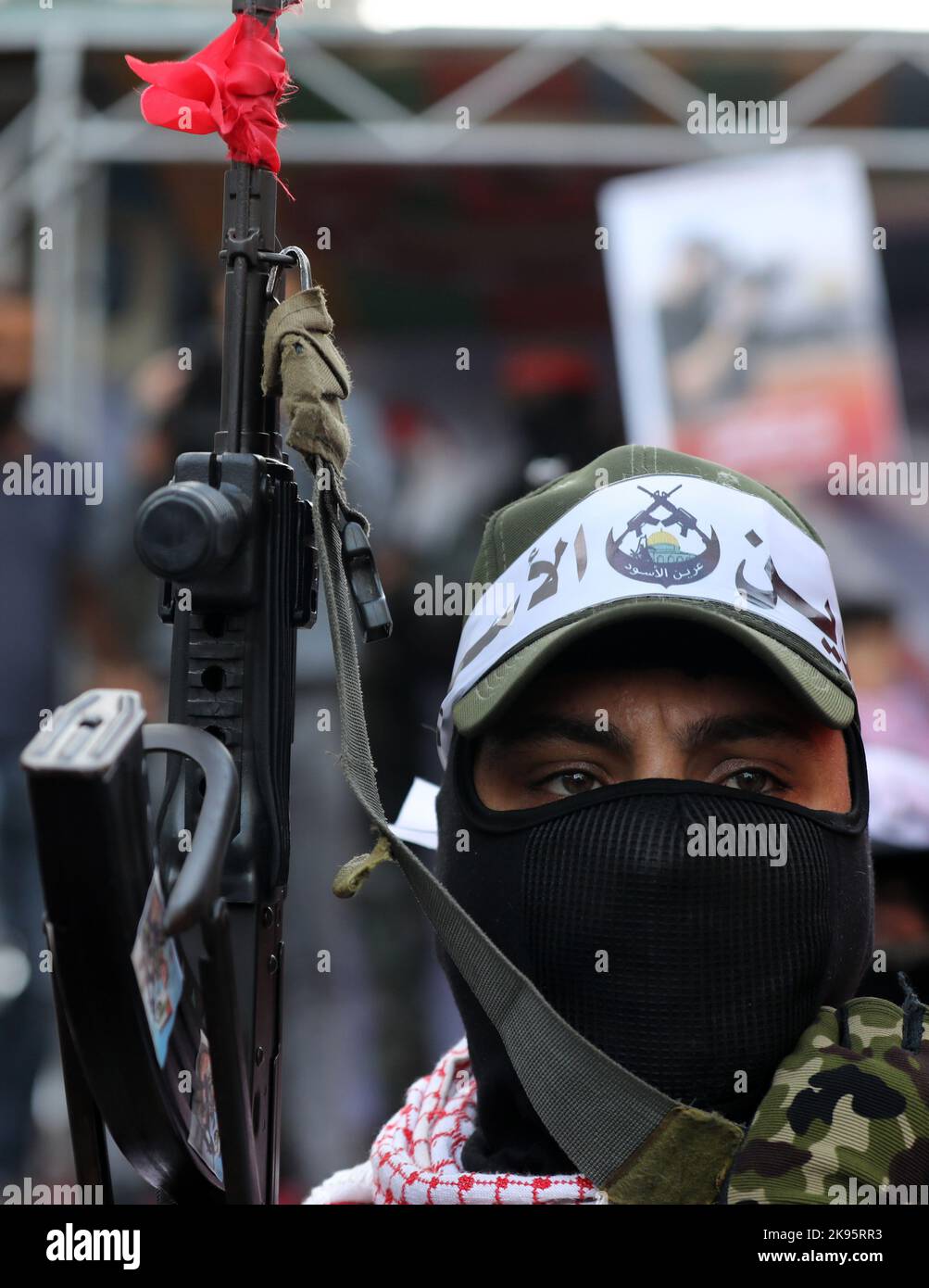 Gaza, Palestine. 25th Oct, 2022. A fighter from the Popular Front for the Liberation of Palestine participates in an anti-Israel military parade in Gaza City. (Photo by Yousef Masoud/SOPA Images/Sipa USA) Credit: Sipa USA/Alamy Live News Stock Photo
