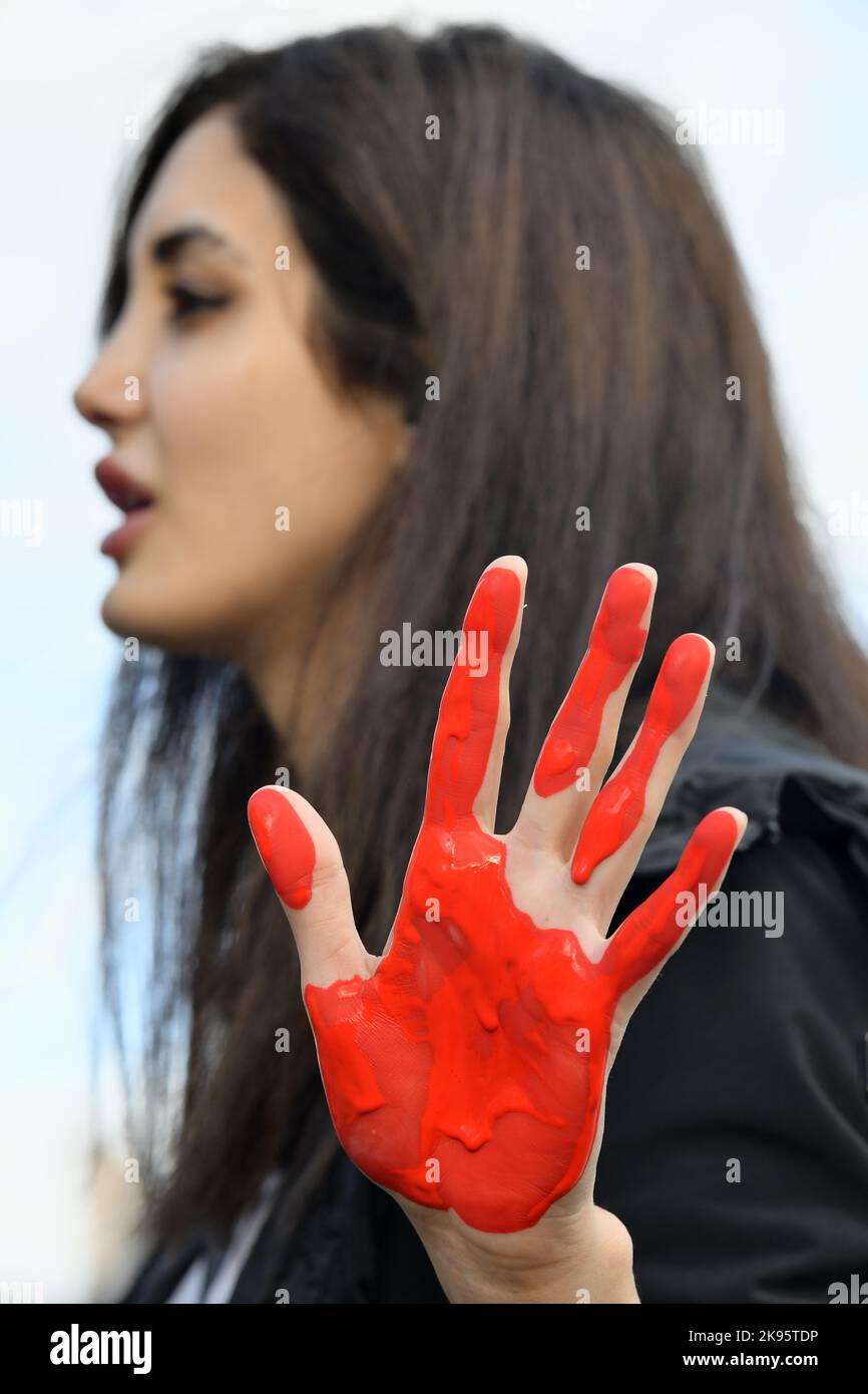 Edinburgh Scotland, UK 26 October 2022. Protesters gather at the Scottish Parliament to mark the 40th day of Mahsa Amini’s death in the custody of Iran’s hijab police. credit sst/alamy live news Stock Photo