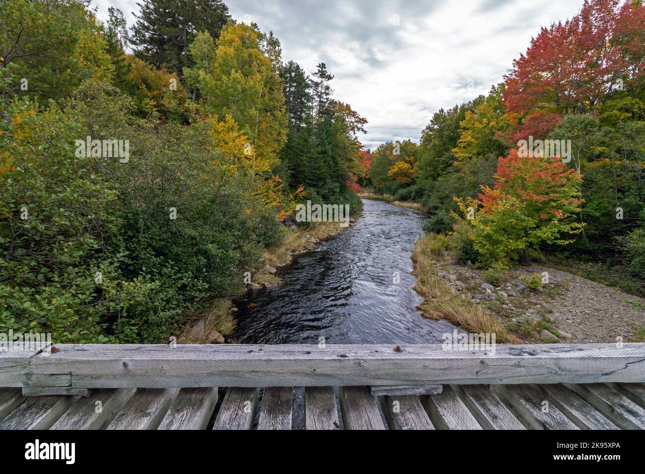 Gulf Hagas in the northern Maine Woods as the Pleasant River is surrounded by early fall foliage Stock Photo