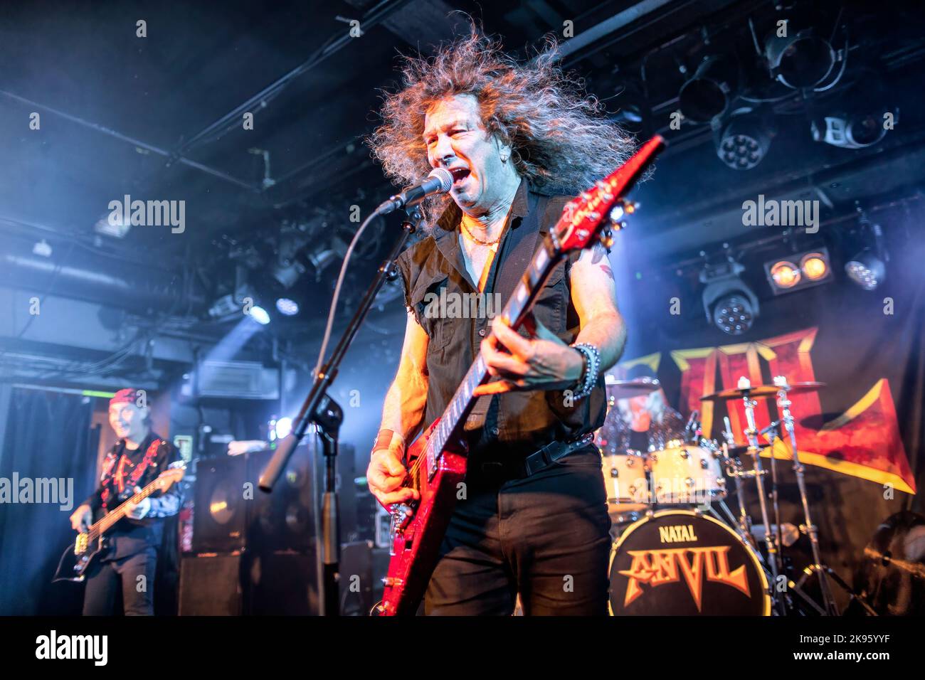 Oslo, Norway. 24th, October 2022. The Canadian heavy metal band Anvil performs a live concert at John Dee in Oslo. Here vocalist and guitarist Steve Kudlow a.k.a. Lips is seen live on stage. (Photo credit: Gonzales Photo - Terje Dokken). Stock Photo