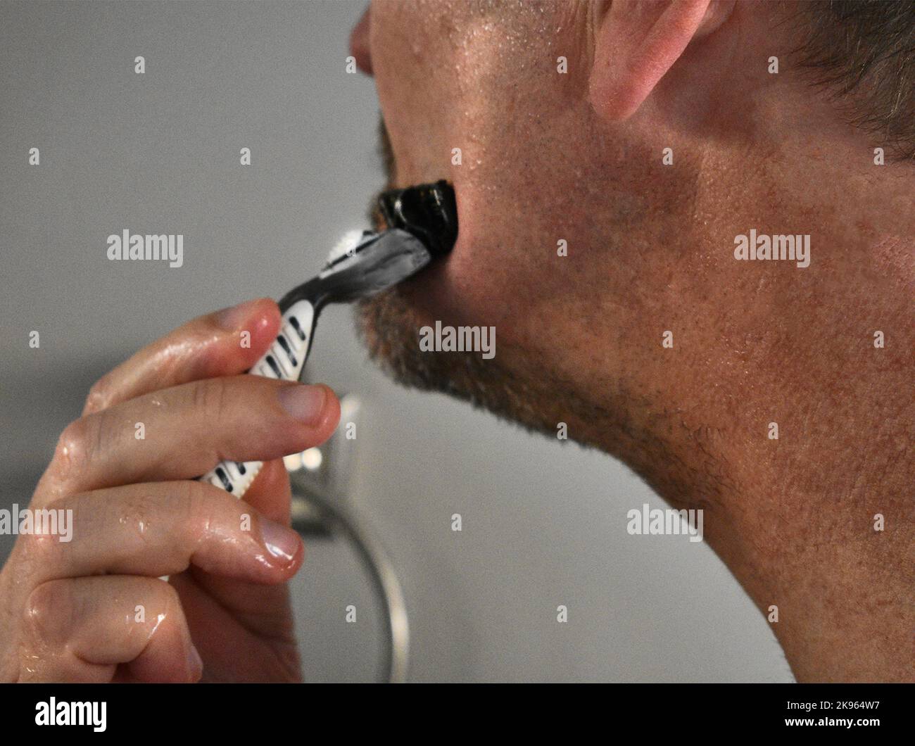 Face razor hi-res stock photography and images - Alamy