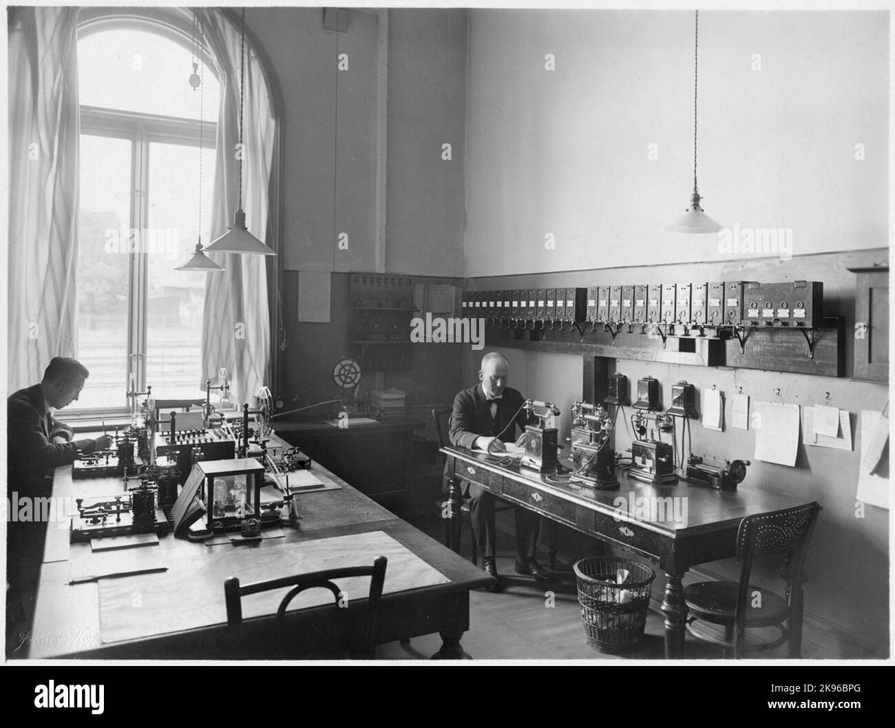 Telegraph 1920s hi-res stock photography and images - Alamy