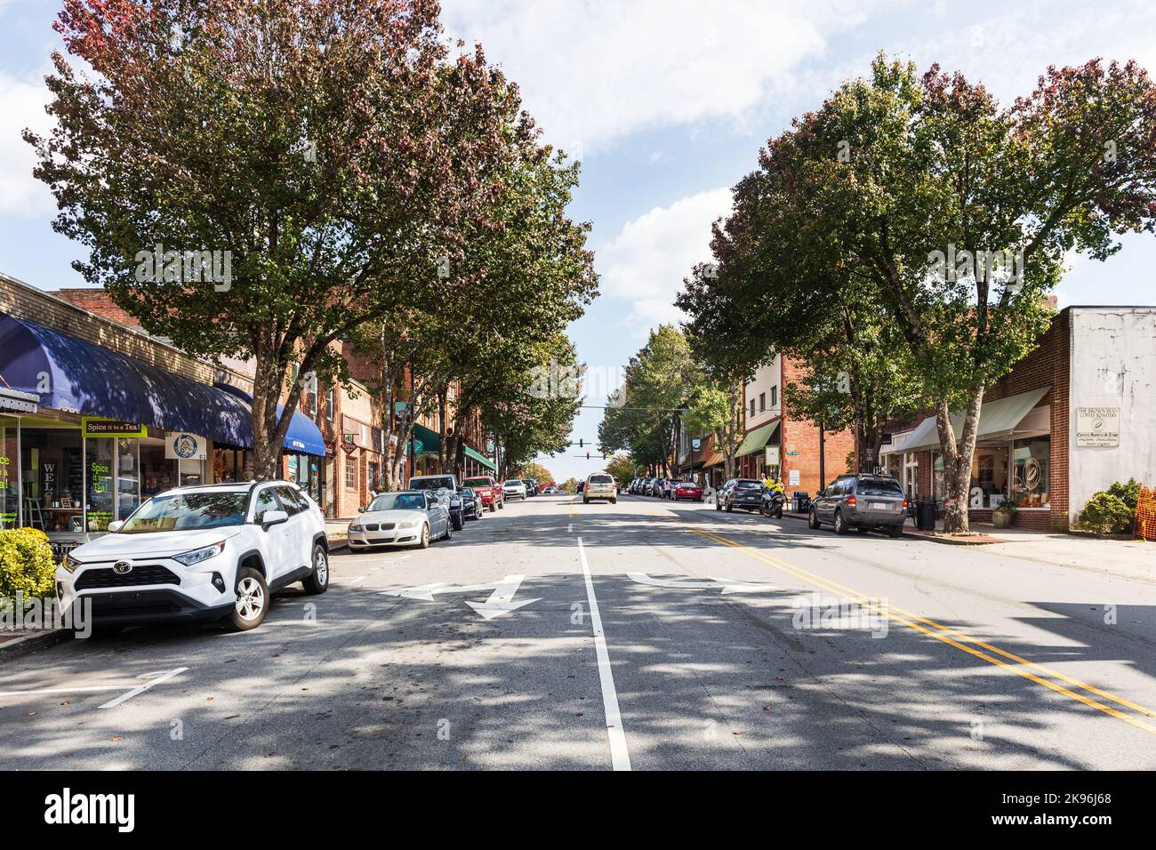 BREVARD, NORTH CAROLINA, USA-9 OCTOBER 2022: Wide-angle view down Main Street.  Buildings on both sides. Stock Photo