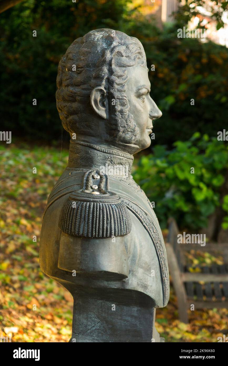 Statue / bust of General Bernardo O'Higgins in Richmond upon Thames, Surrey. UK. (132) Stock Photo