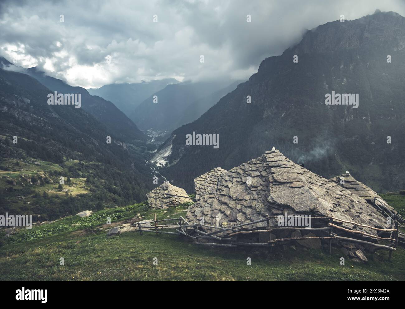 Foggy view stone peak hi-res stock photography and images - Alamy