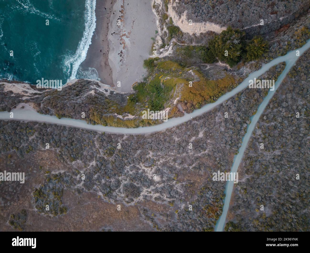 A V shape trail along a beach at Spooners Cove, Montana de Oro State ...