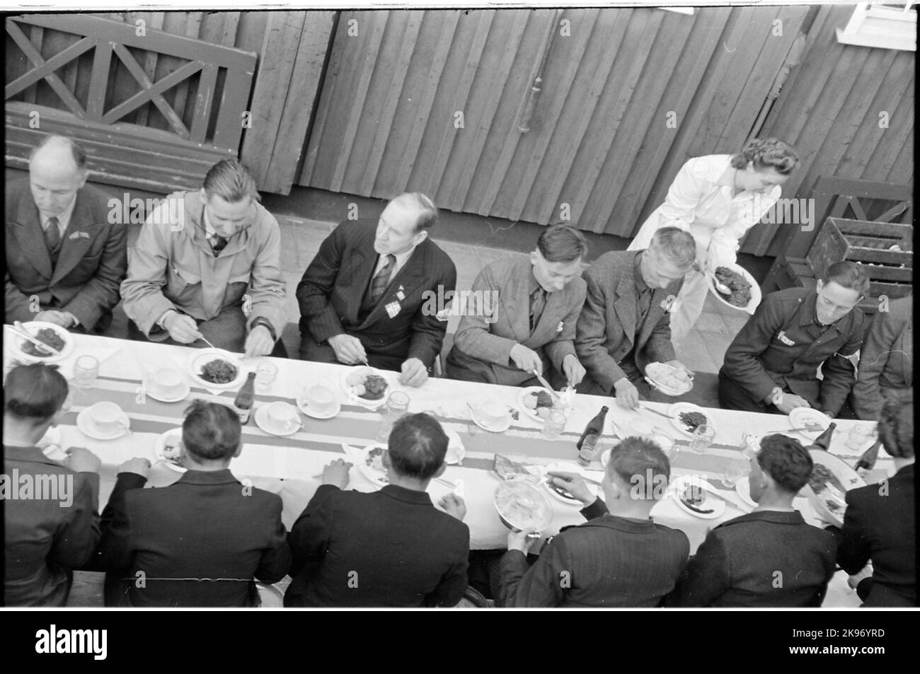 Norwegian prisoners of war, released from the Nazi detention camp Grini ...