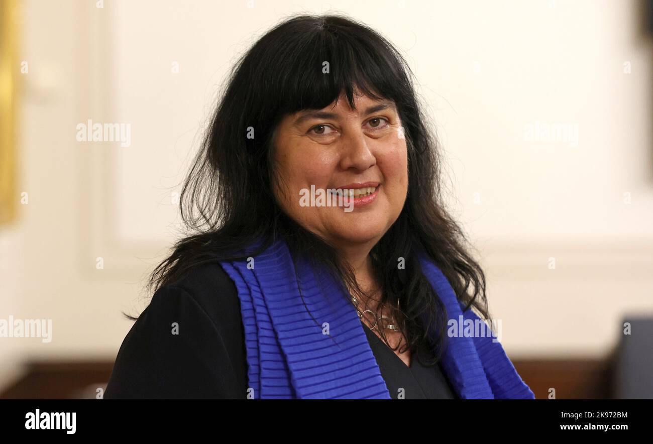 Elizabeth prommer hi-res stock photography and images - Alamy