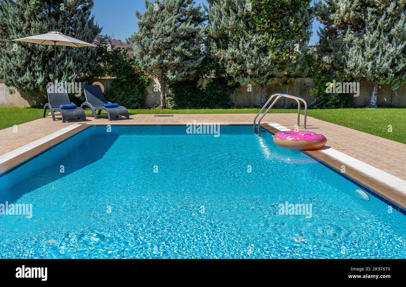 Holiday vacation villa swimming pool Stock Photo