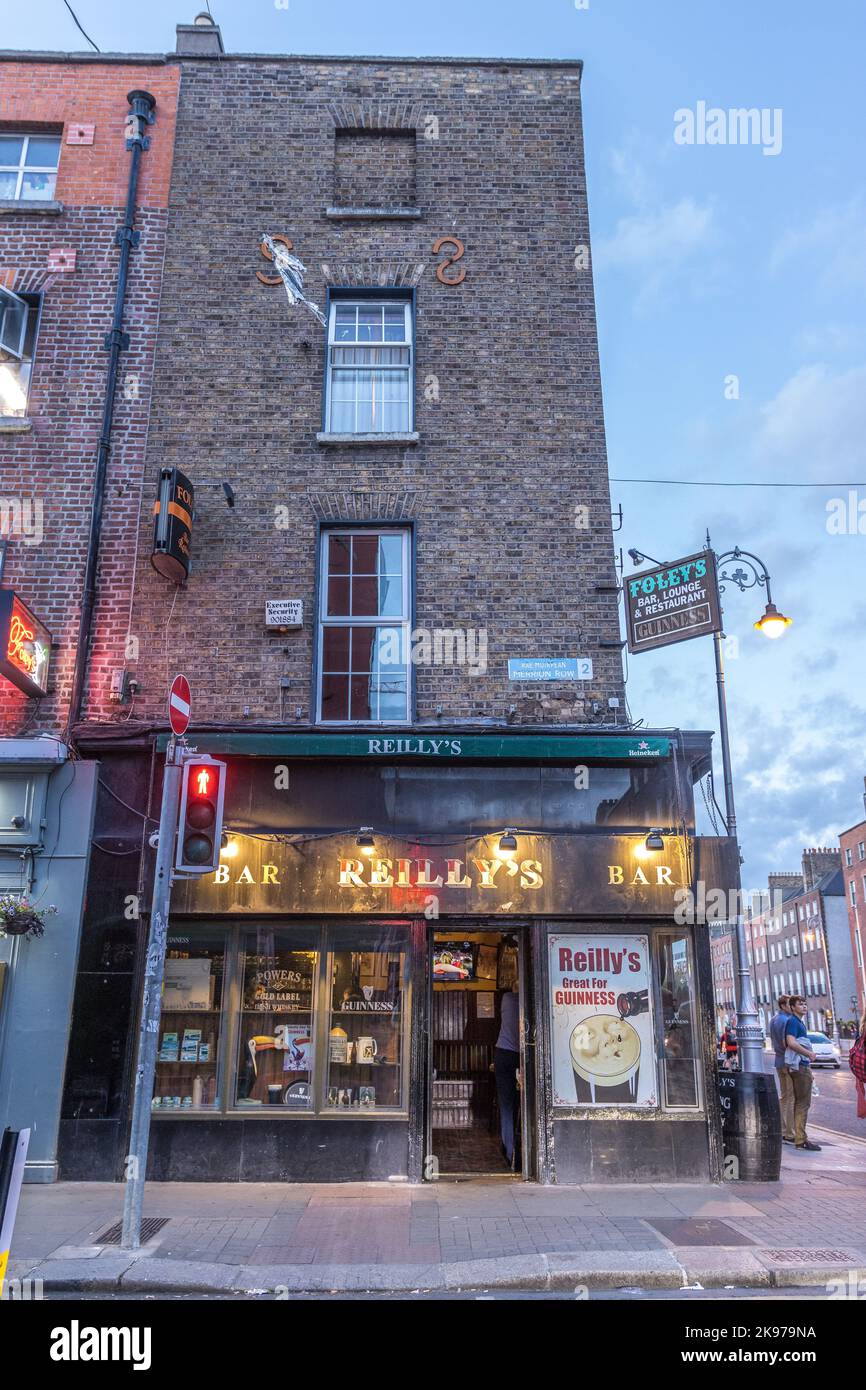 Baggot street bridge hi-res stock photography and images - Alamy