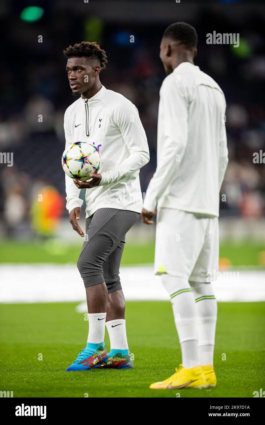 Tottenham hotspur squad hi-res stock photography and images - Alamy