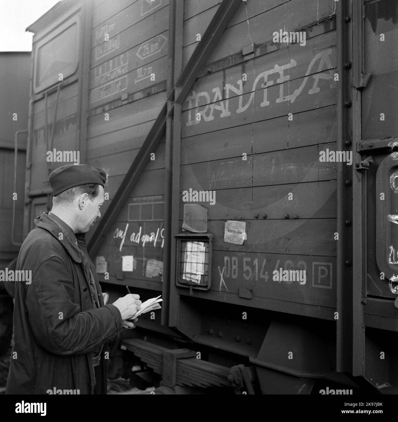 Spanish freight wagon with orange load, db 514463 Stock Photo Alamy