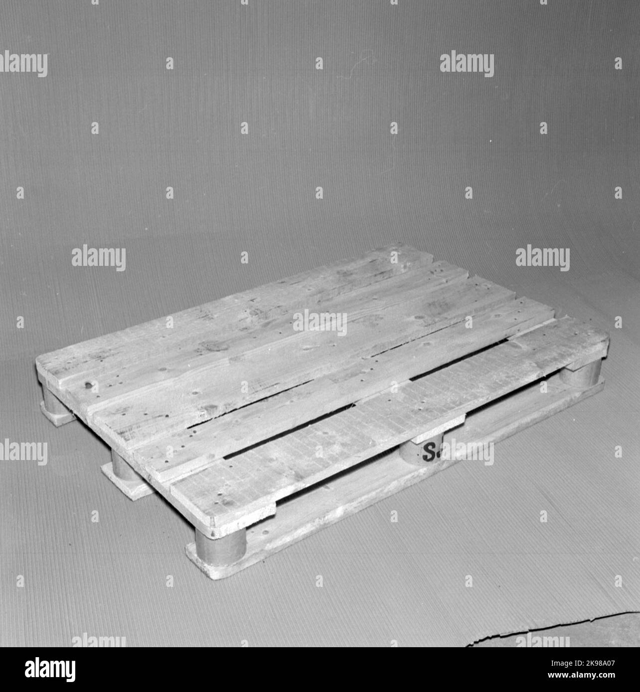 Pallet Black and White Stock Photos & Images - Alamy