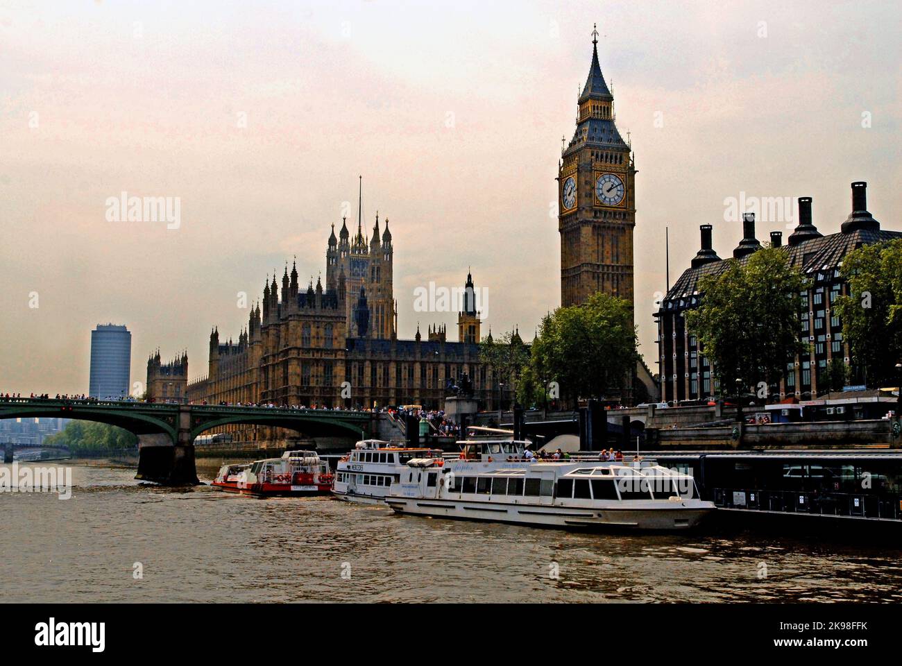 BIG BEN, THE PALACE OF WESTMINSTER, HOUSES OF PARLIAMENT, LONDON PIC