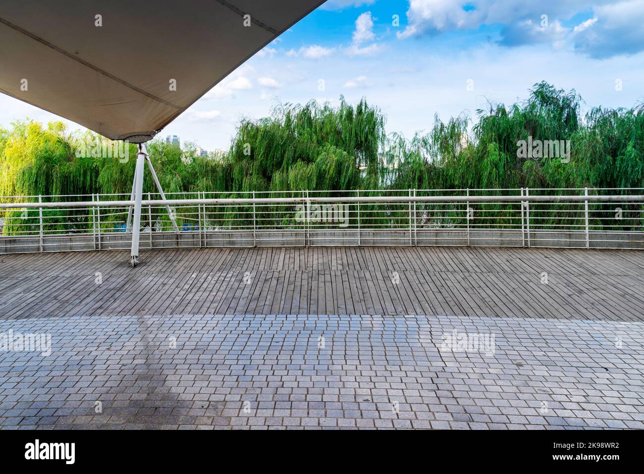 Viewing Platform Railing Sign Wooden platform and railing on the background of a bright sky Stock ...