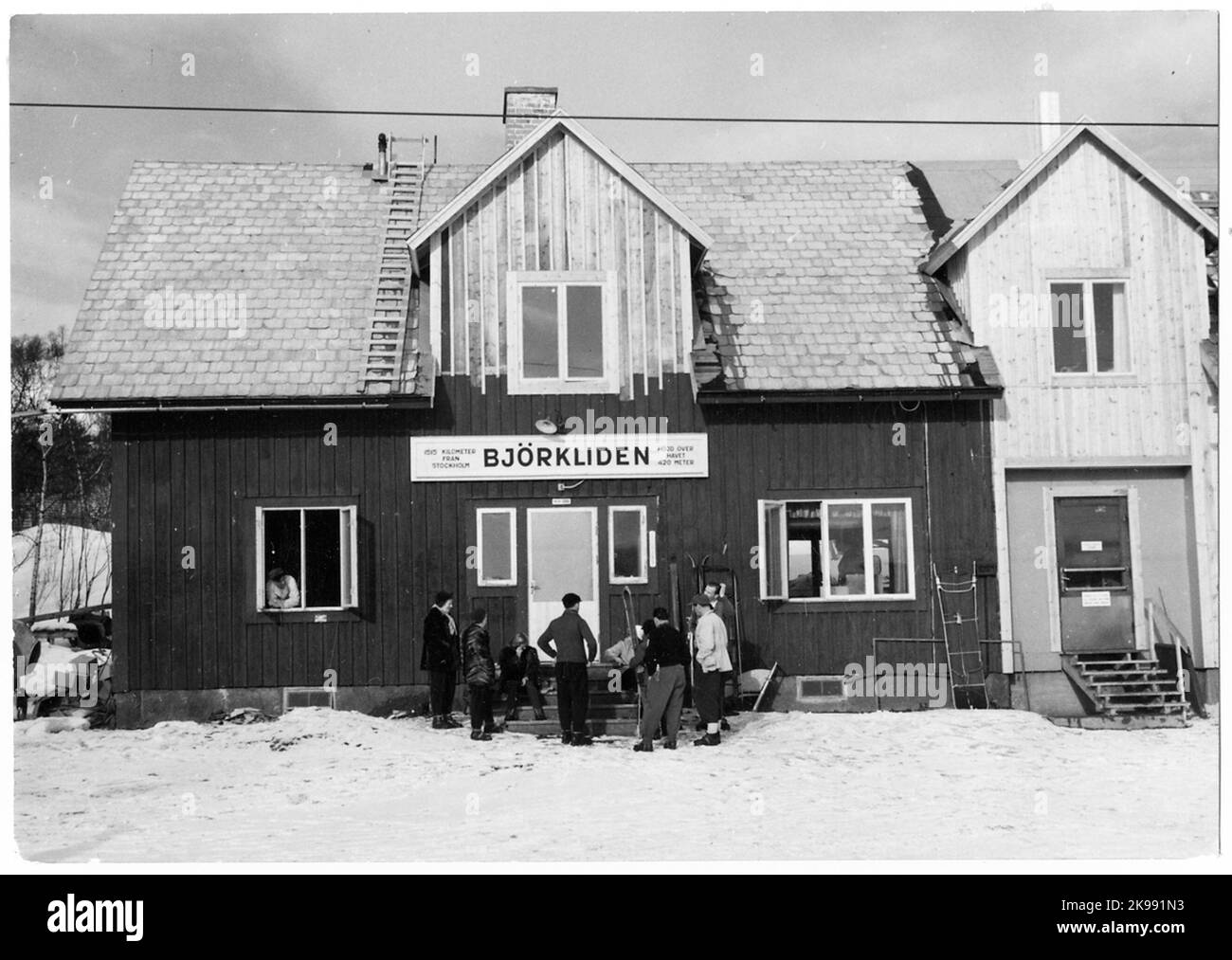 Station built in 1902. One story station house in wood, modernized in