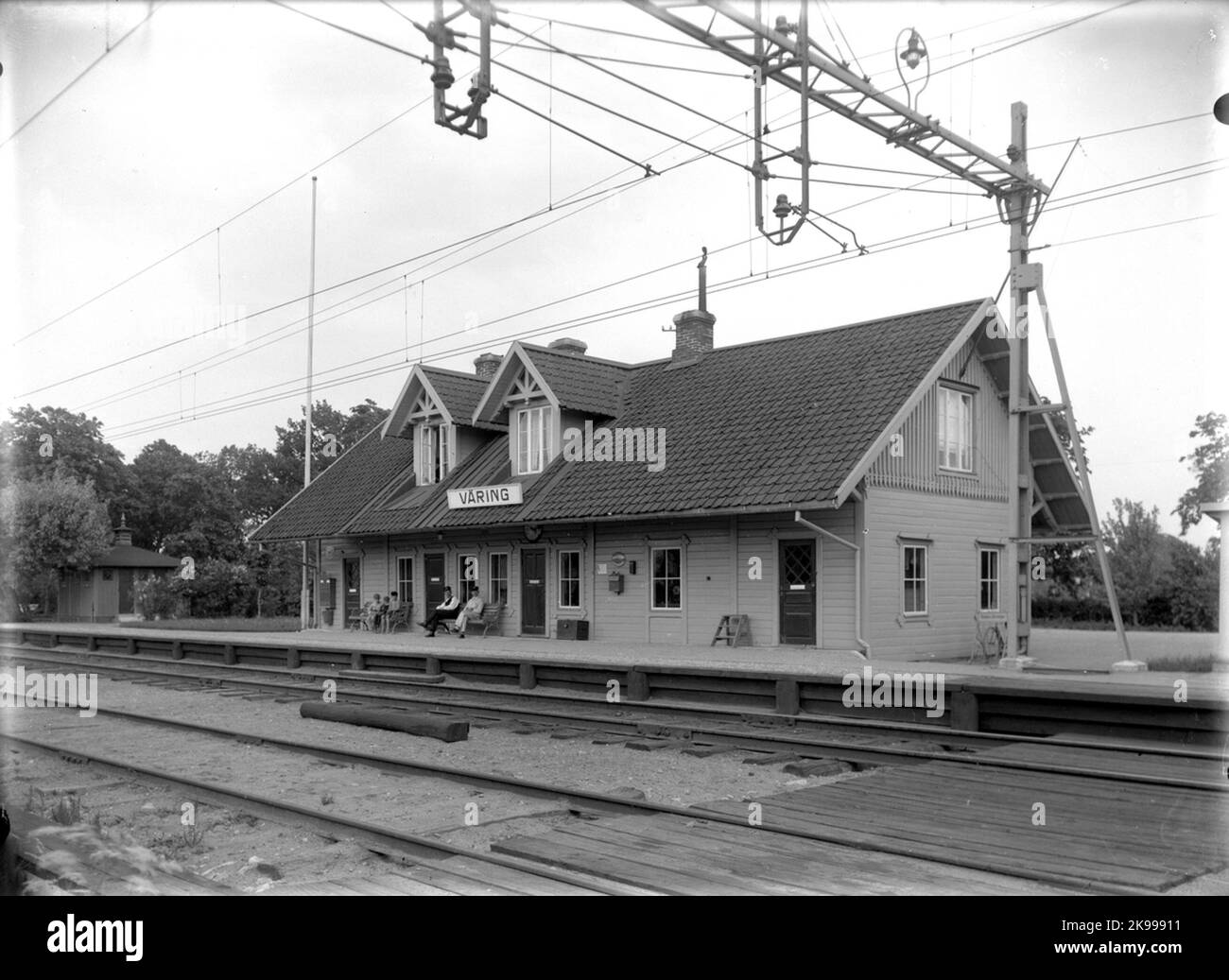 The first station house in Väring was built in 1859. Two extensions at