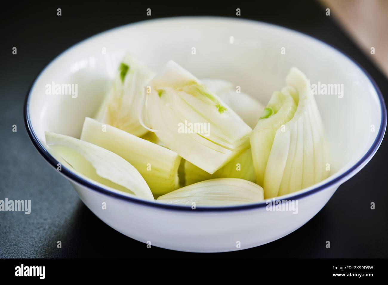 Sliced onion and skin hi-res stock photography and images - Alamy