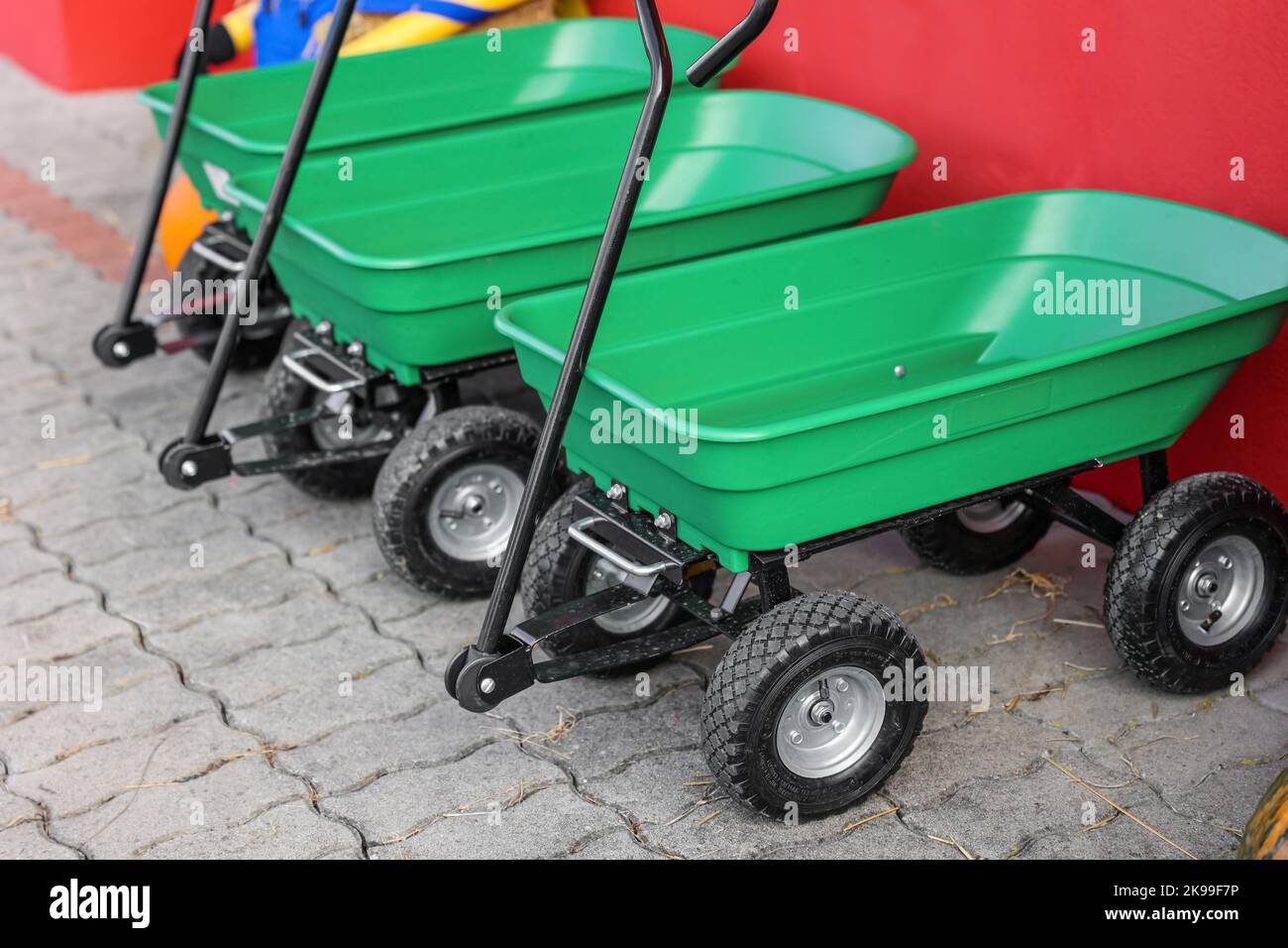 Garden trolleys hi-res stock photography and images - Alamy