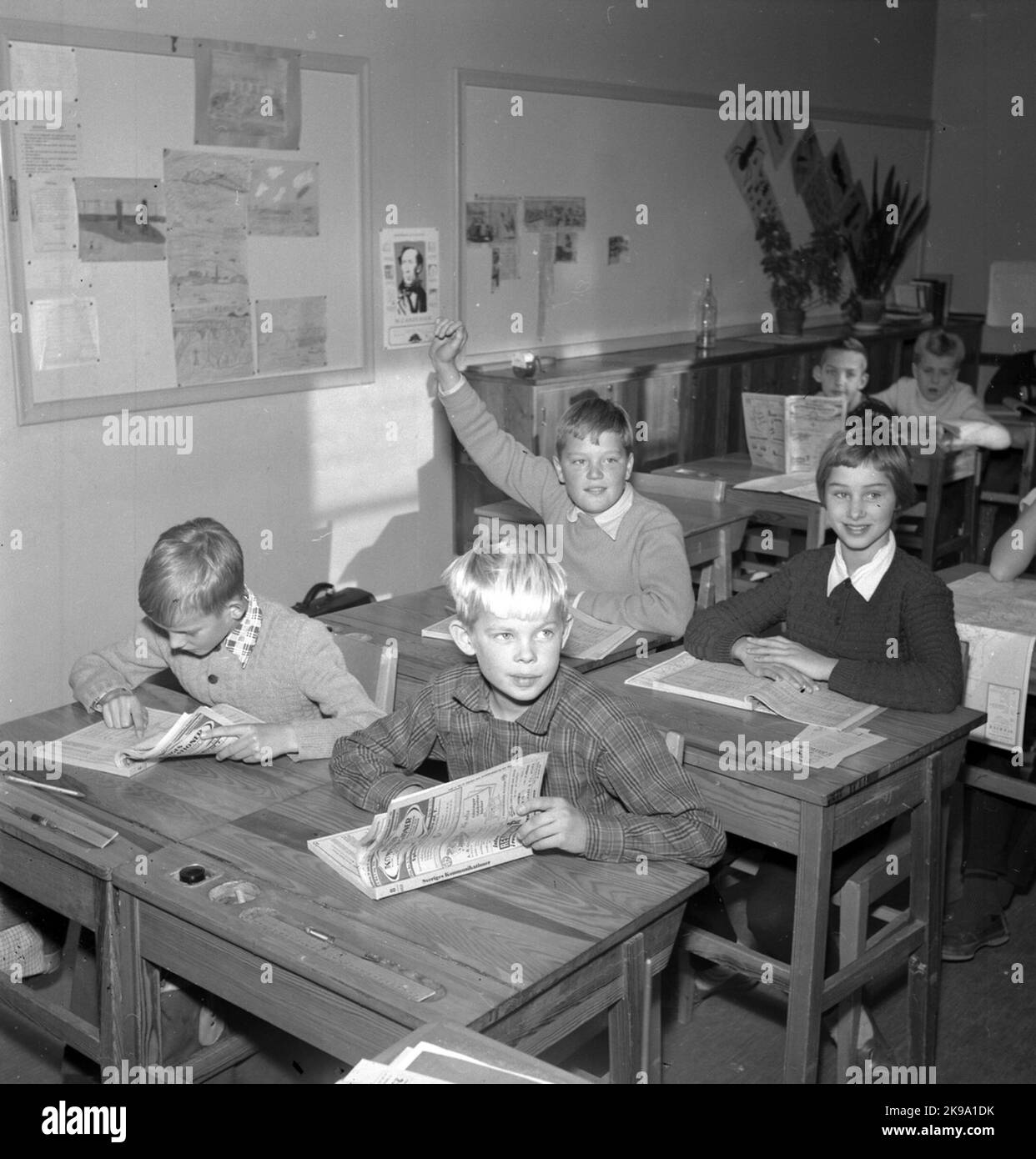 The children at school learn to read a timetable Stock Photo Alamy
