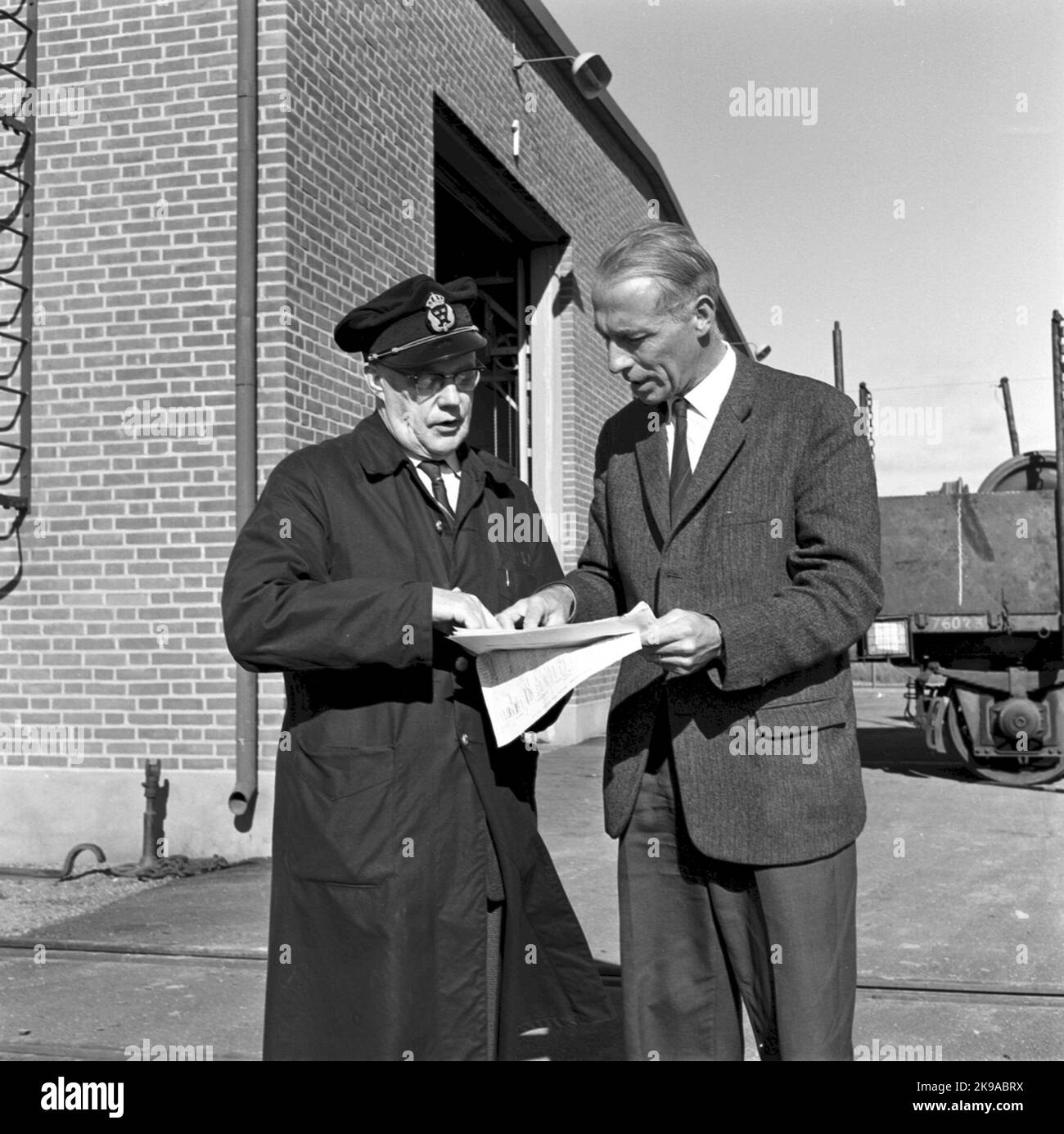 Operating for freight wagon maintenance Stock Photo Alamy