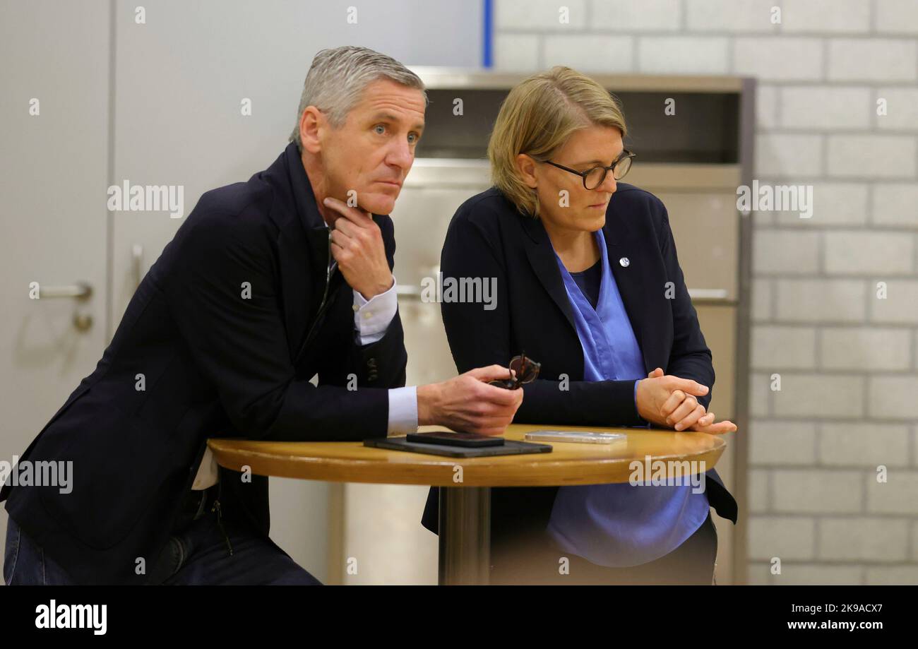 Schalke, Deutschland. 27th Oct, 2022. firo : 27.10.2022, football, soccer,  1.Bundesliga, first league season 2022/2023, FC Schalke 04 1st training  Thomas Reis Credit: dpa/Alamy Live News Stock Photo - Alamy