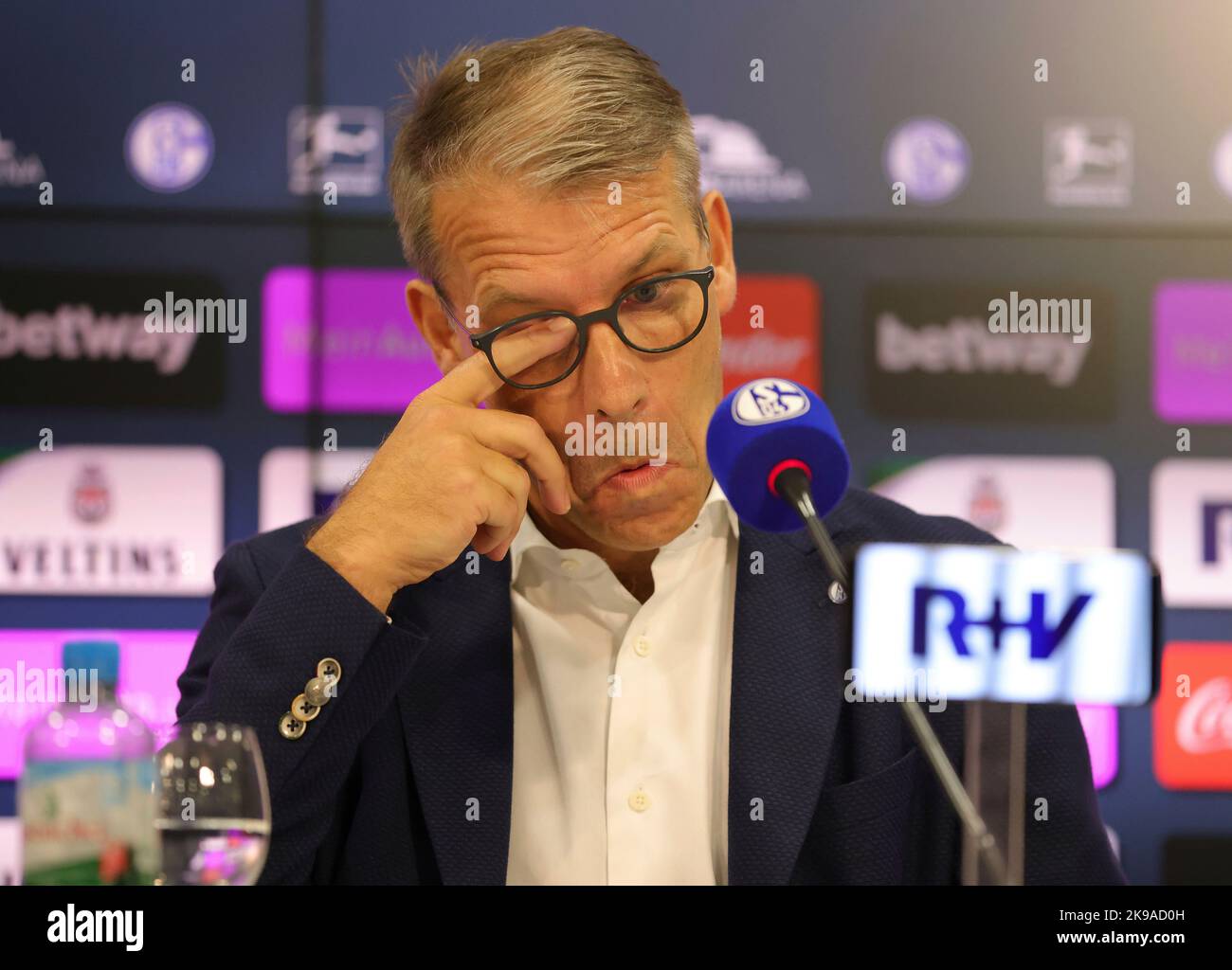 Schalke, Deutschland. 27th Oct, 2022. firo : 27.10.2022, football, soccer,  1.Bundesliga, first league season 2022/2023, FC Schalke 04 1st training  Thomas Reis Credit: dpa/Alamy Live News Stock Photo - Alamy