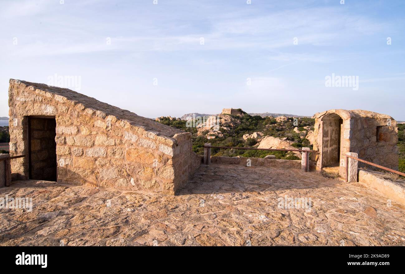 Antichi fortini sull'isola di Santo Stefano, nell'Arcipelago di La Maddalena, Sardegna Stock Photo