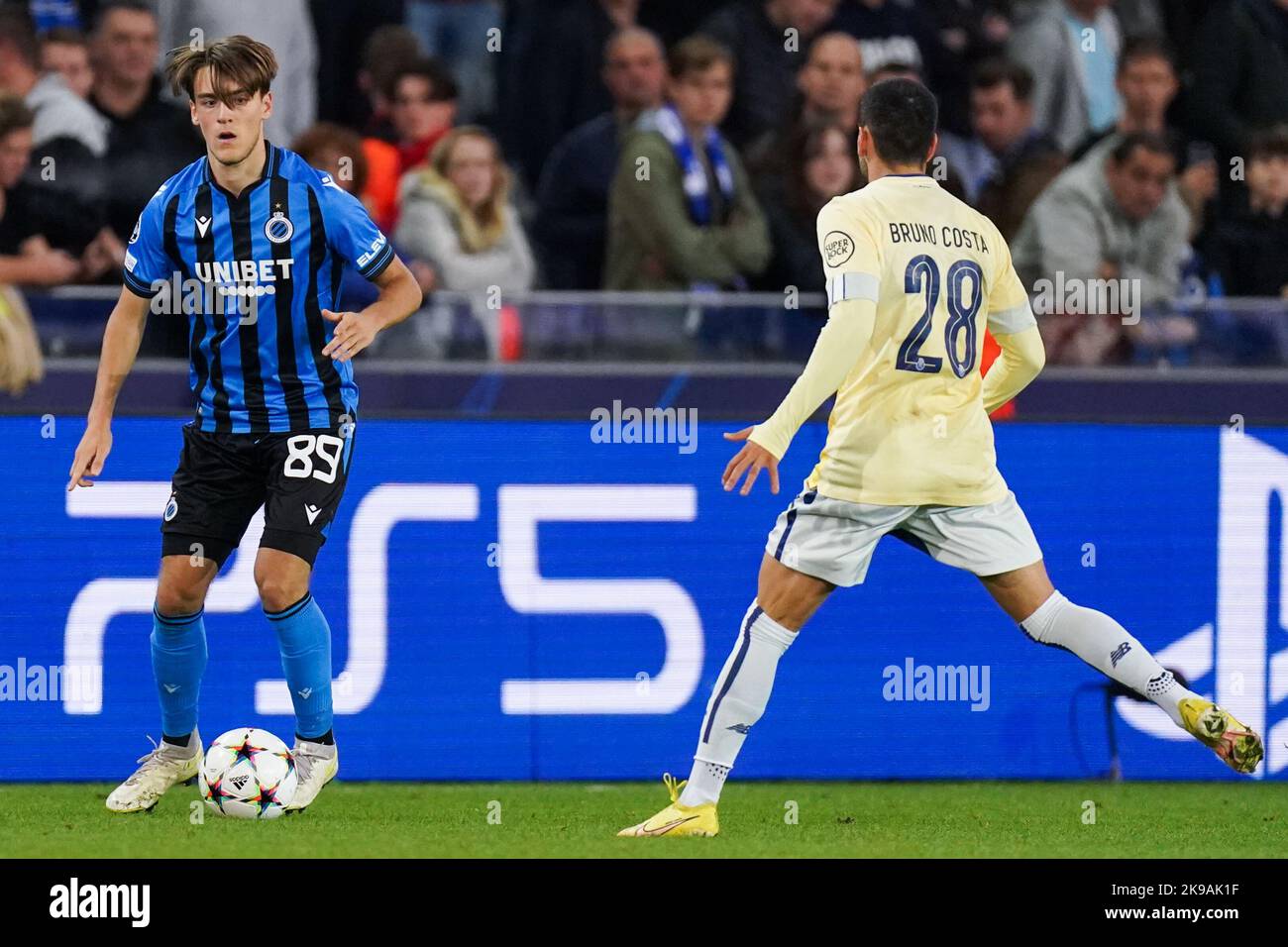 BRUGES, BELGIUM - OCTOBER 26: Lynnt Audoor of Club Brugge KV battles for the ball with Bruno Costa of FC Porto during the Group B - UEFA Champions League match between Club Brugge KV and FC Porto at the Jan Breydelstadion on October 26, 2022 in Bruges, Belgium (Photo by Joris Verwijst/Orange Pictures) Stock Photo
