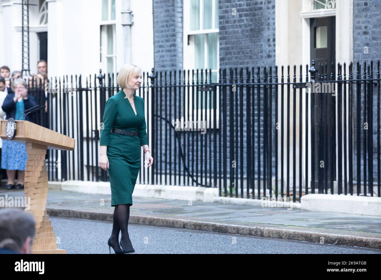 liz truss green dress Liz truss green dress hi-res stock photography and images