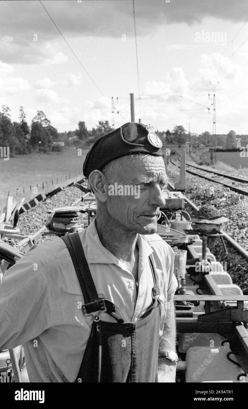 Track audit. Rails and grinders change (concrete grinders). Line ...
